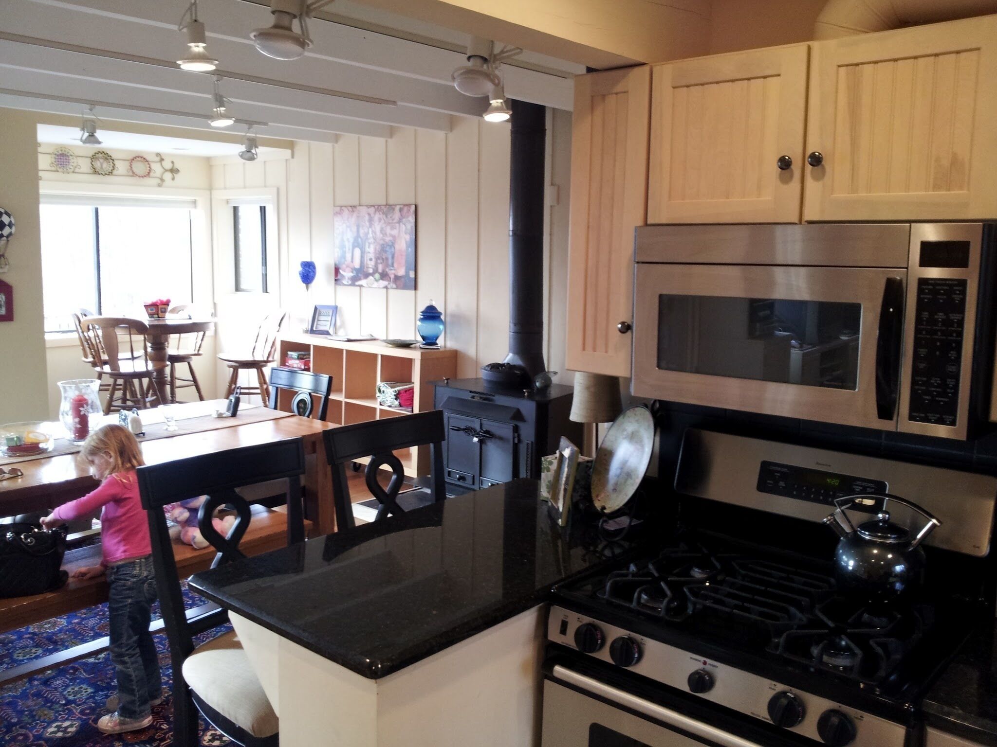 Walk to Slopes/Luxury Living/Sunset Mountain Views and Same Day Arrival OK