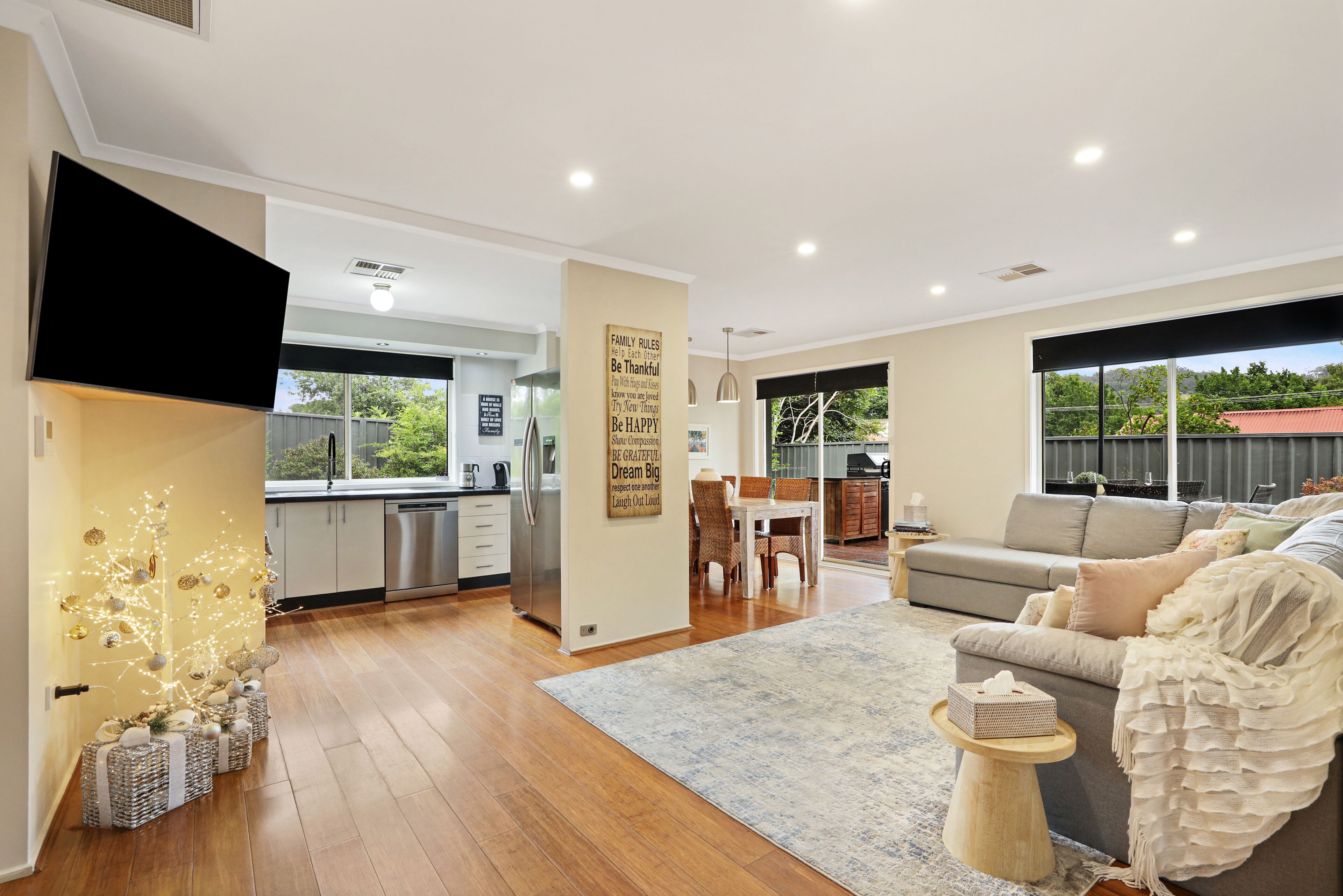 TV, videospill, DVD-spiller og bøker