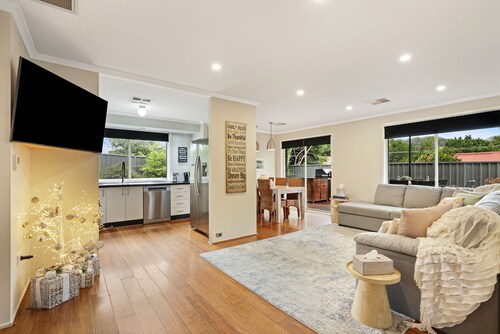 Belle in Bowral - walk to town