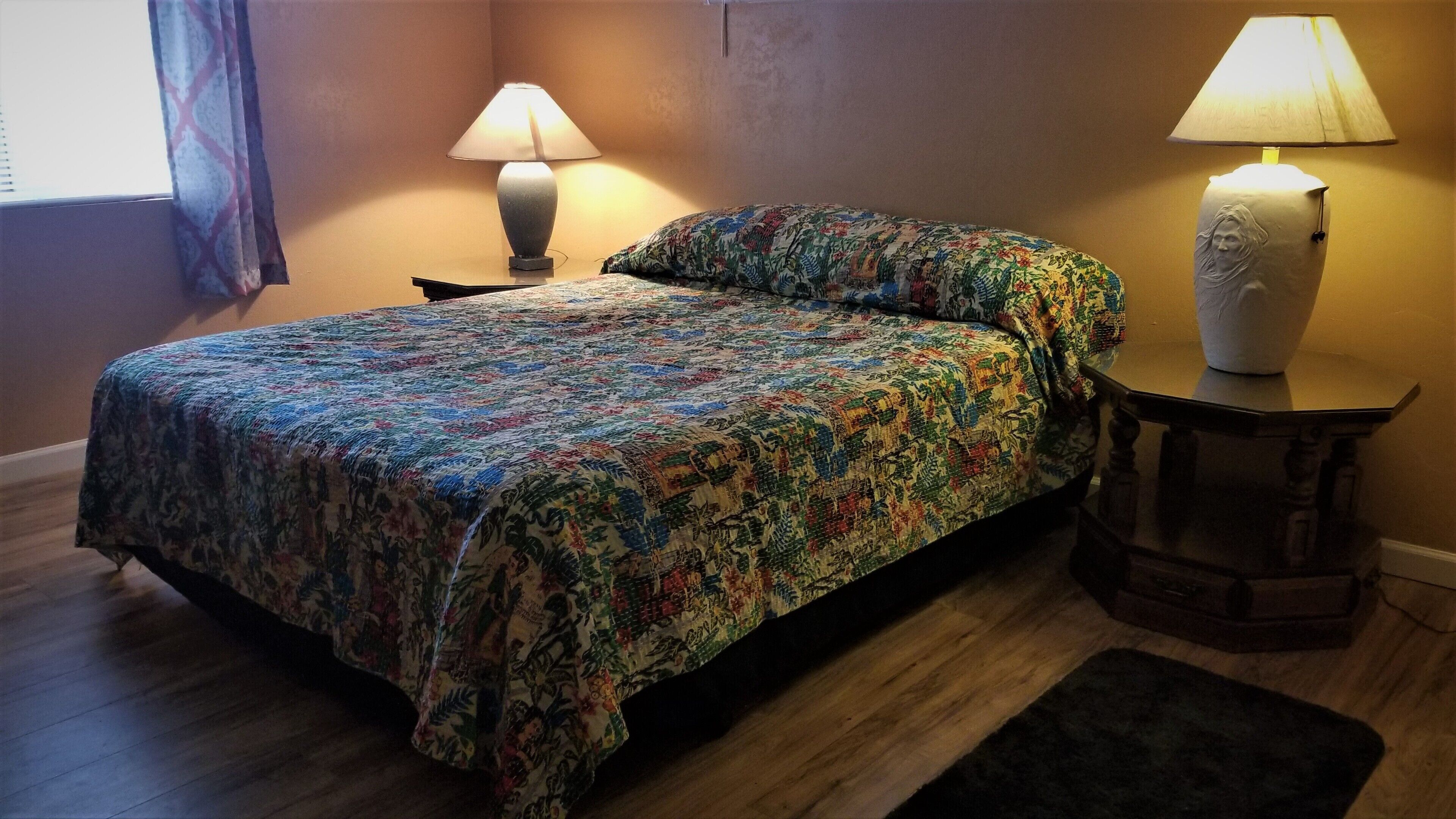 Cozy, pet friendly home in downtown Patagonia.