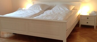 Beautiful Regensburg: Romslig og lys leilighet i flott beliggenhet