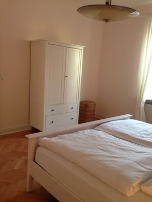 2 Schlafzimmer, Bügeleisen/Bügelbrett, Reisekinderbett, kostenloses WLAN