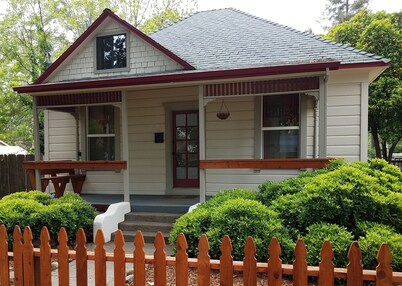 Renovated Victorian with fenced yard by Downtown, CSU, Farmers Mrkt Bidwell Park