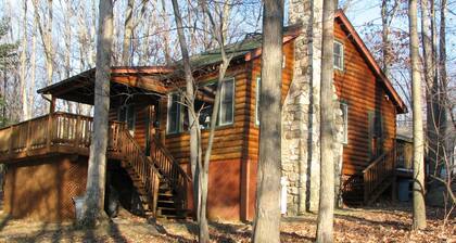 Wallenpaupak Lakefront Cabin
