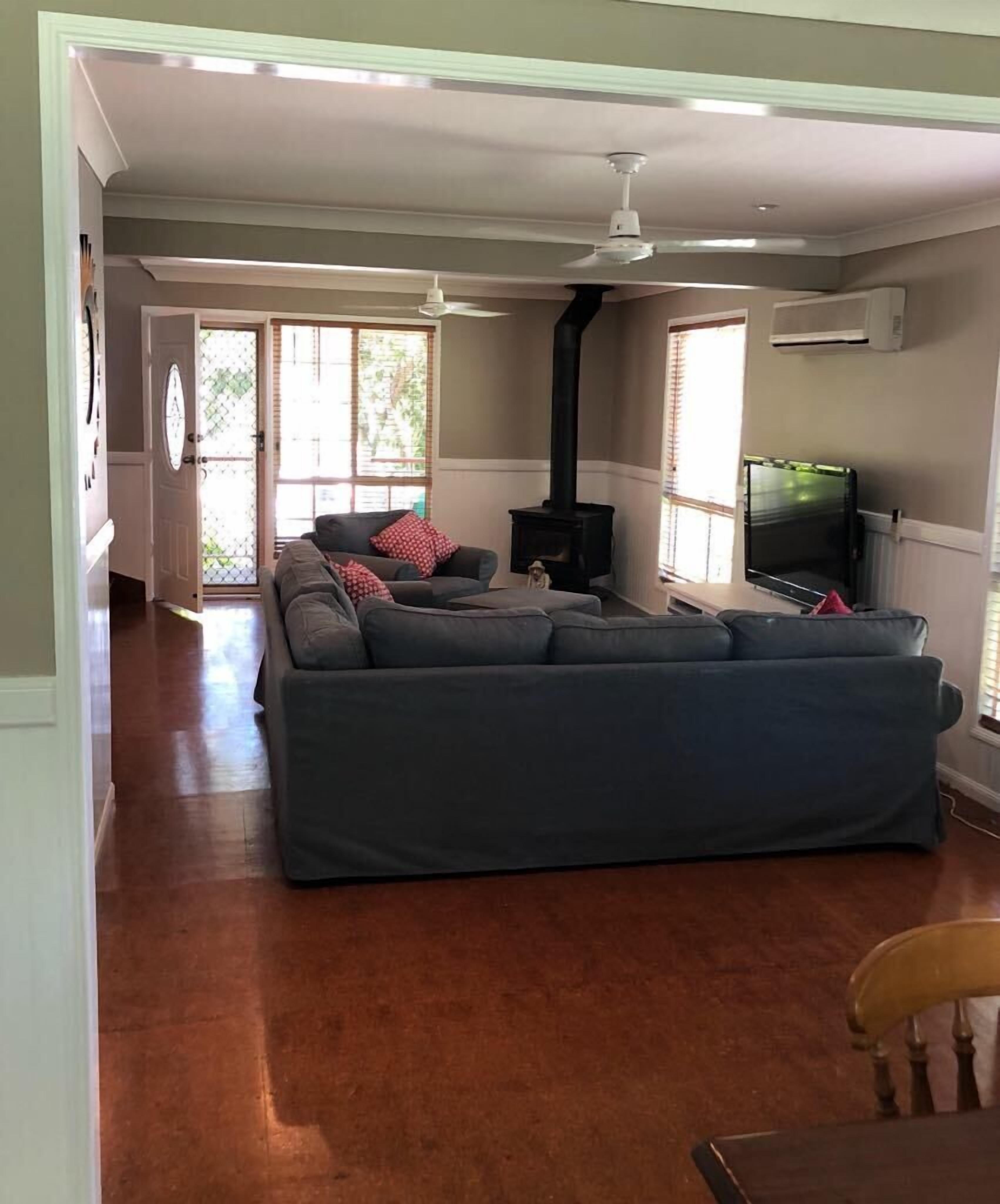 Gingerbread Cottage - Quiet Getaway