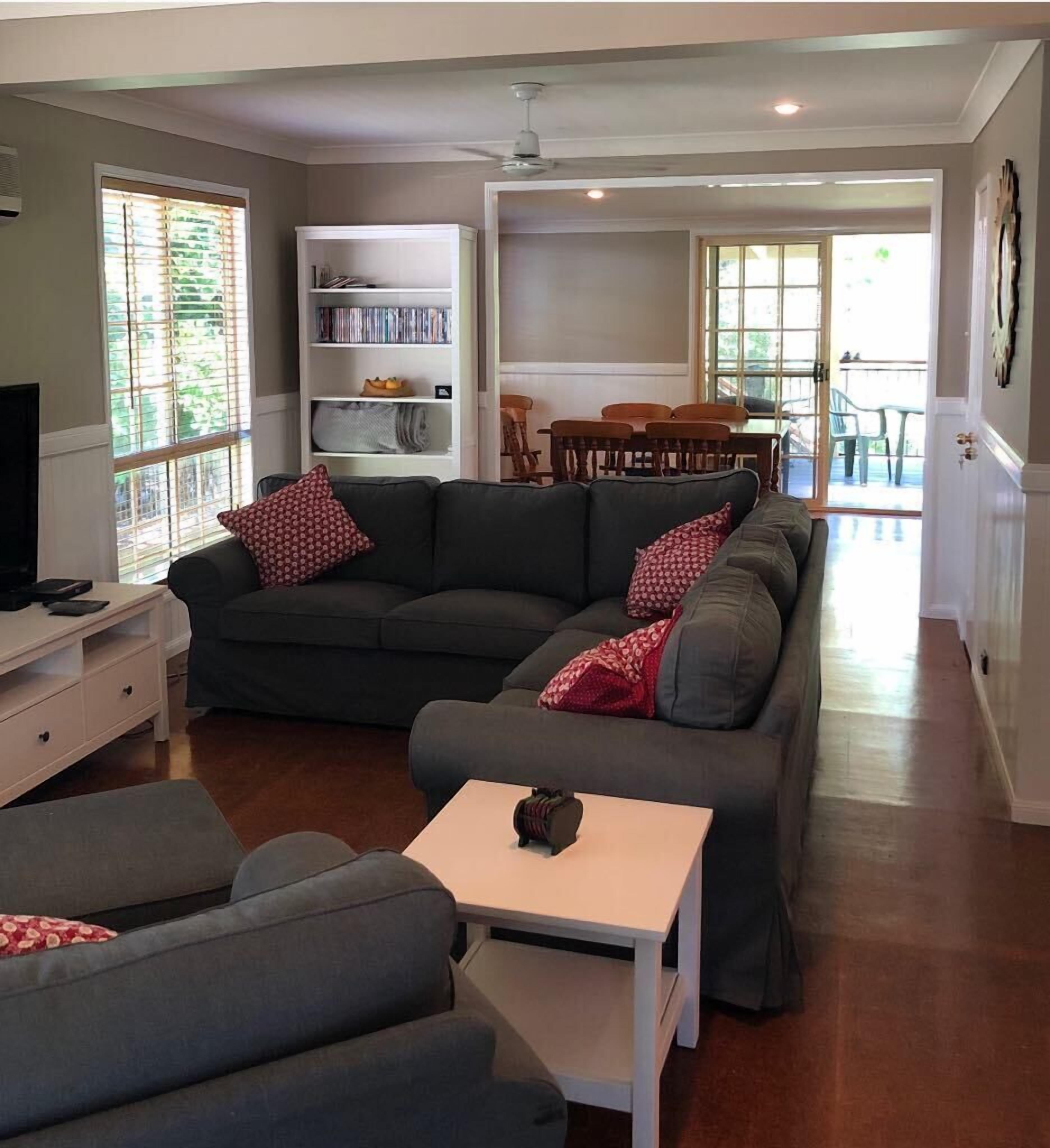 Gingerbread Cottage - Quiet Getaway