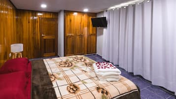 1 bedroom, iron/ironing board, WiFi, bed sheets