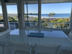 تناول الطعام