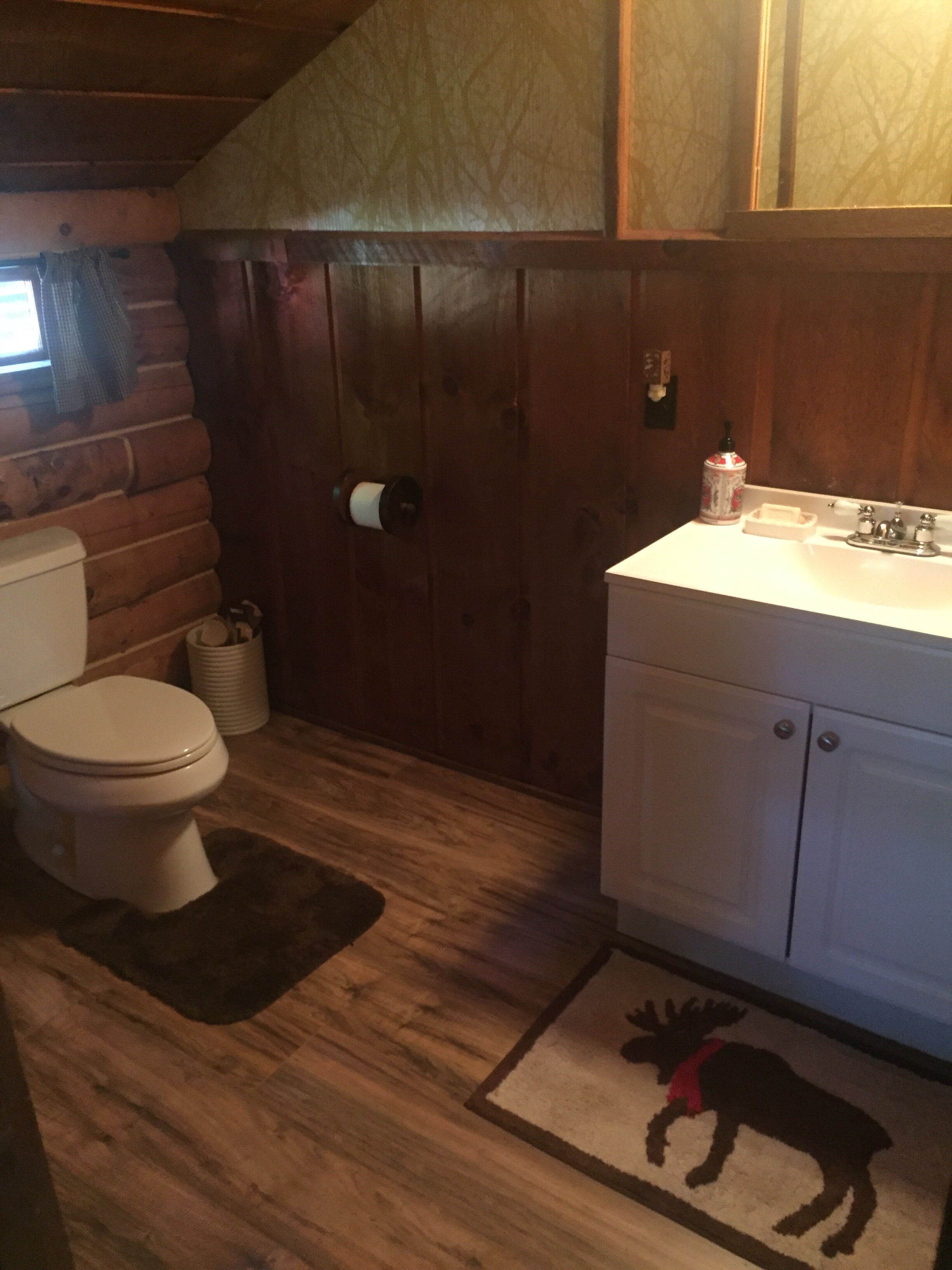 Charming Traditional Log Cabin In Between Mt. Snow And Stratton with Sauna/WIFI