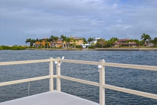 Property grounds - Newly Refurnished Tropical Townhouse - Watch Dolphin in the Bay, Fish from the Docks! Unit B62 (Siesta Key)