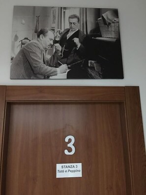 Triple Room, Multiple Beds, Non Smoking | In-room safe, iron/ironing board, free WiFi, bed sheets - Bellezze Di Napoli (Naples)