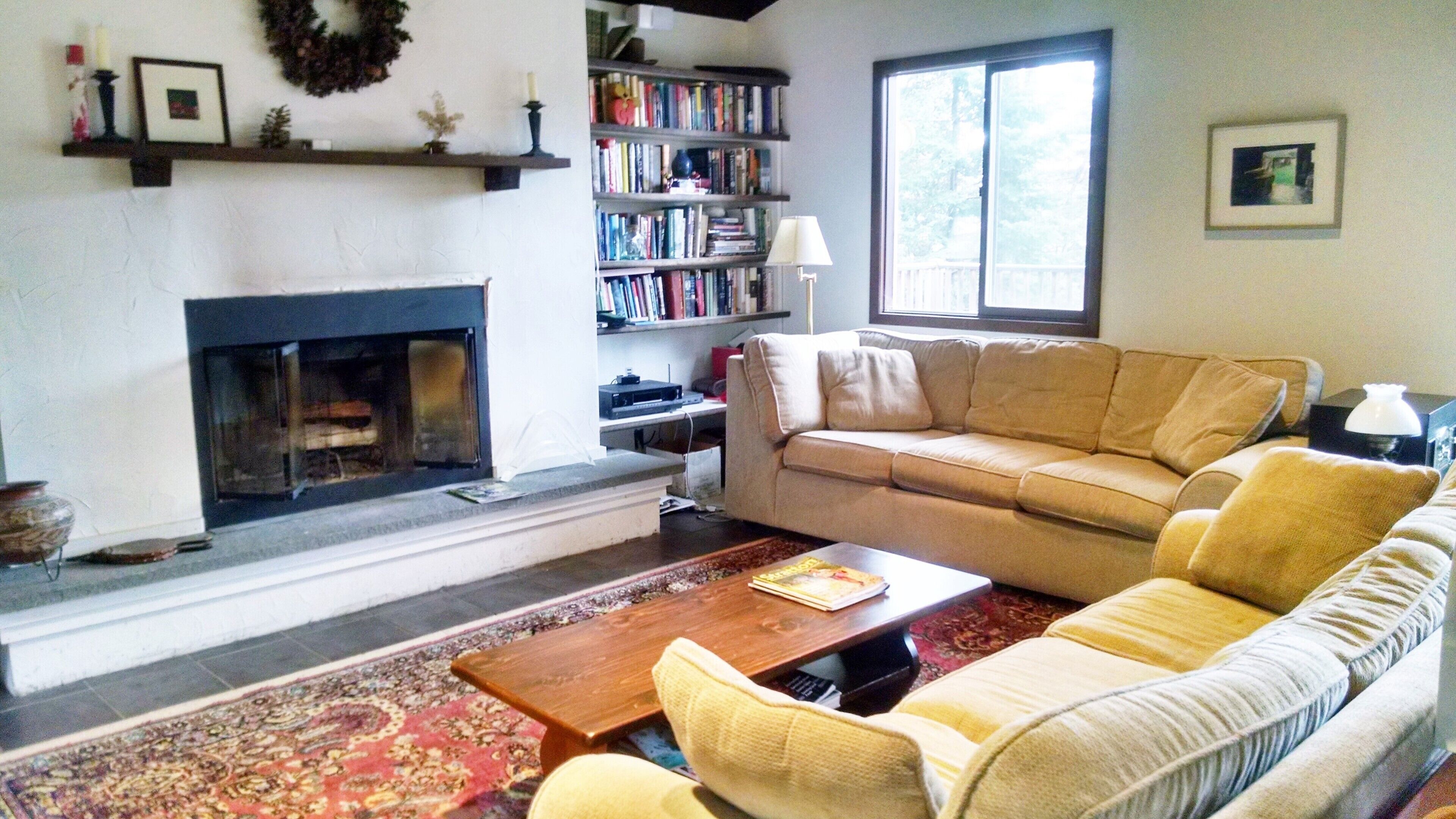 Family ski getaway, minutes from two ski mountains