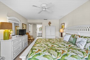 2 bedrooms, iron/ironing board, WiFi, bed sheets - Sprinkle of Irish charm, beautifully updated, Siesta Dunes 8-205 (Siesta Key)