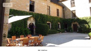 Outdoor dining -  Private castle in France with pool sleep 20 (Saint-Medard-de-Presque)