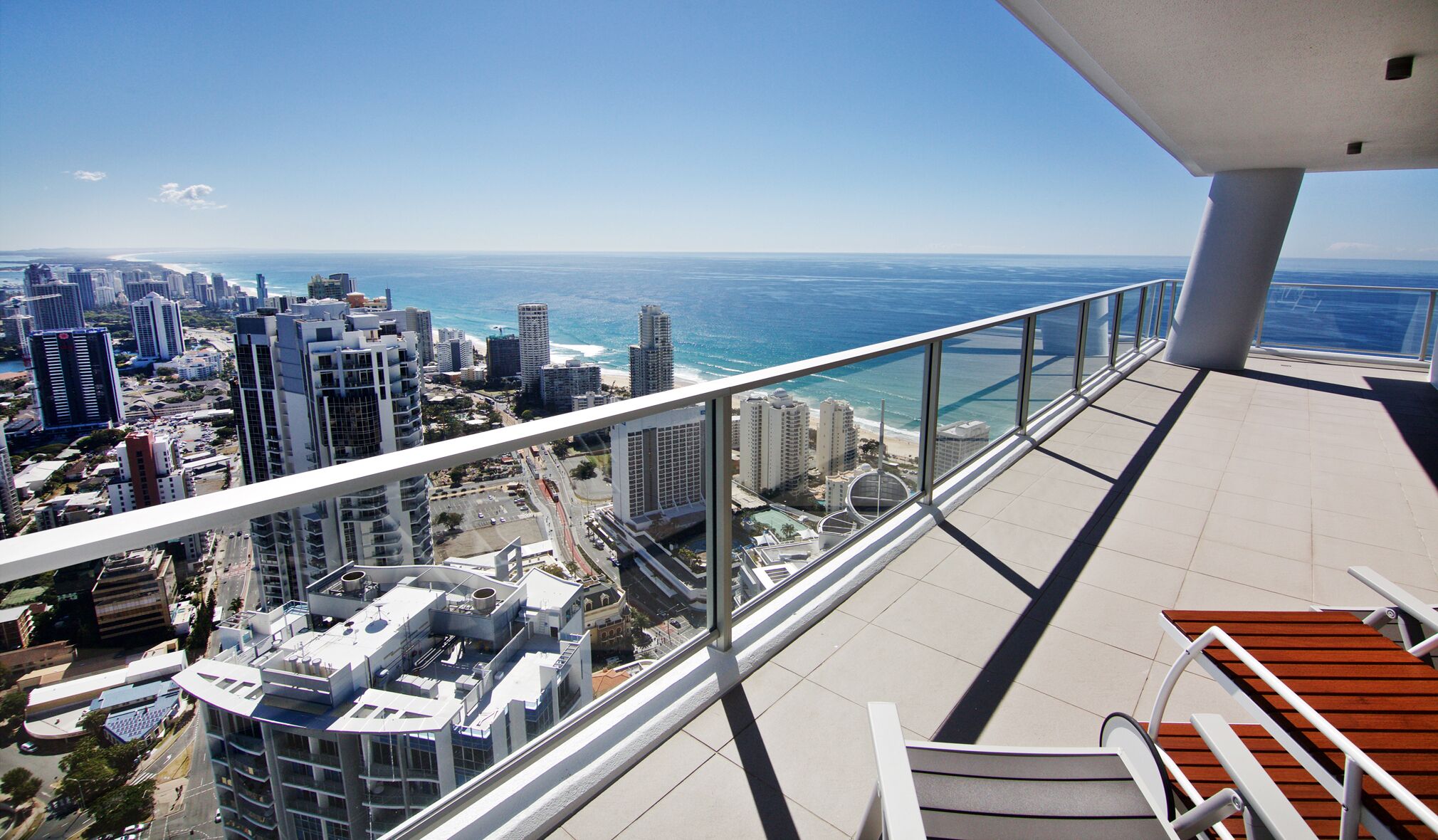 CRAZY LAST MINUTE DISCOUNTS Luxury Sub Penthouse 56lvl  Surfers Covid compliant 