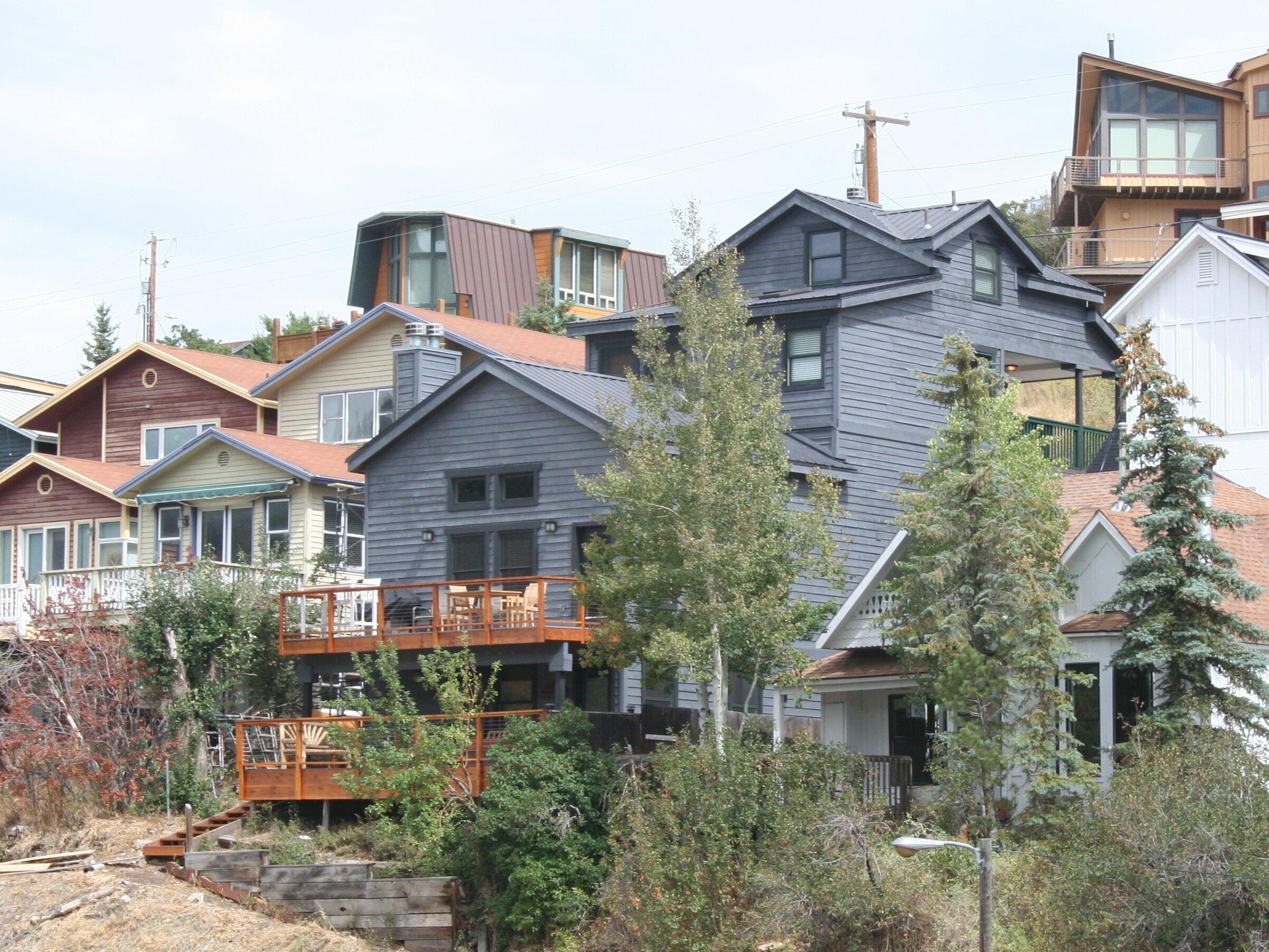 Ski Lodge with Panoramic Mountain Views. Four Season Retreat. Walk to everything