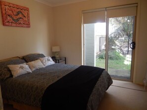 3 bedrooms, iron/ironing board, free WiFi