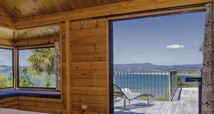 Spectacular Views Over Mercury Bay
