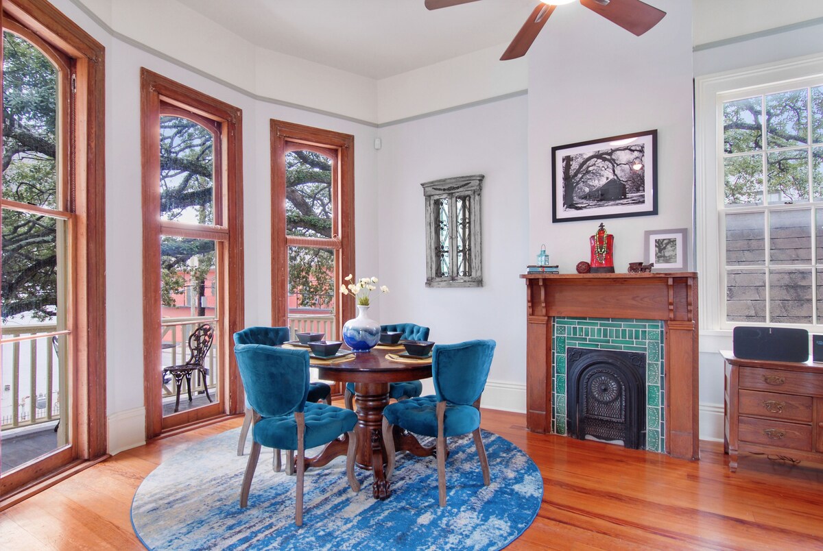 Treme Townhouse, elegant living, steps to the French Quarter