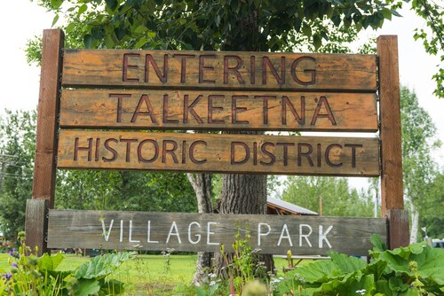 New! Sweet little cabin, Hiking, Fishing, BBQs, fire pits and picnic tables