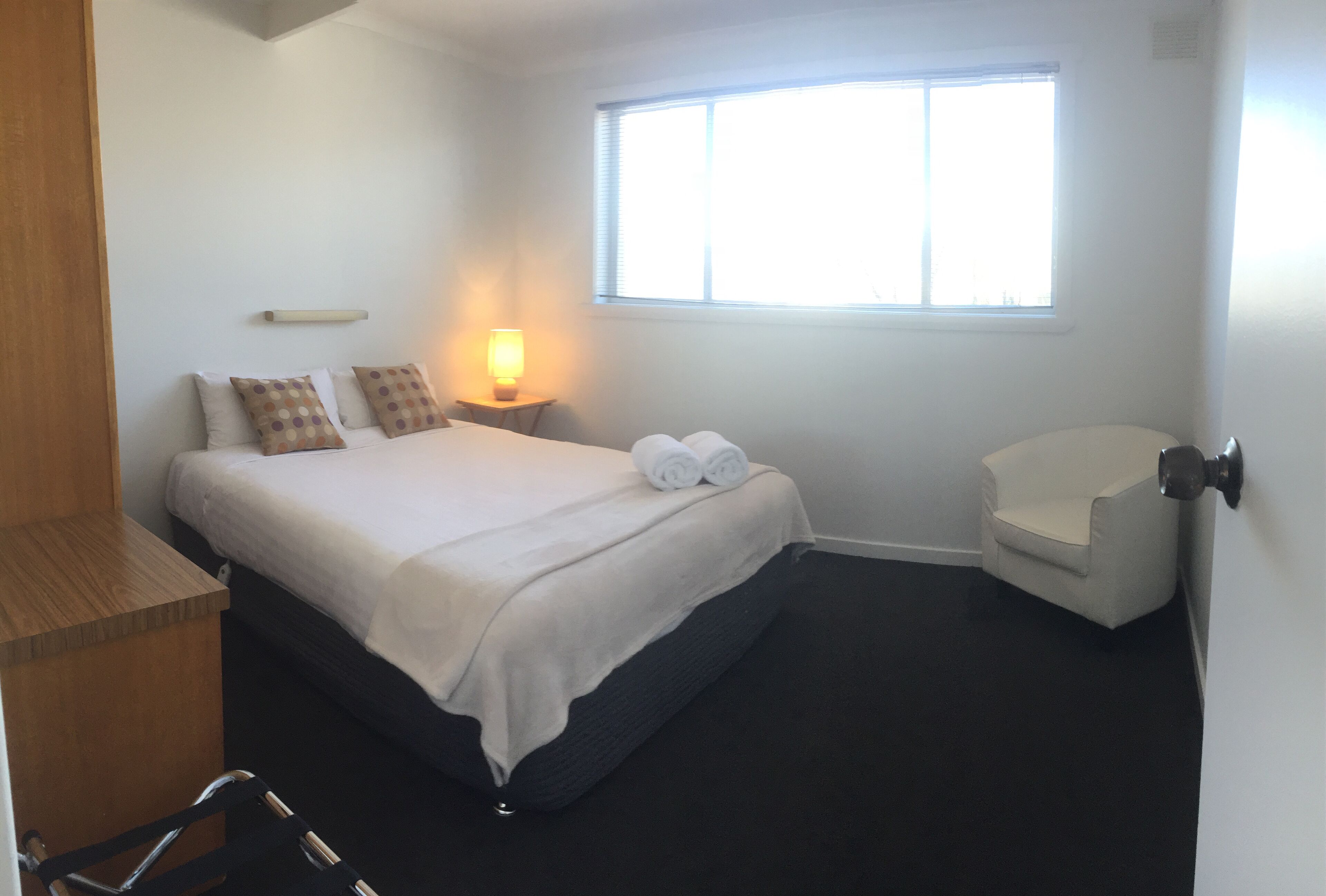 Bridport Old Pier Apartments fully self contained 1-6. Pet friendly on request 