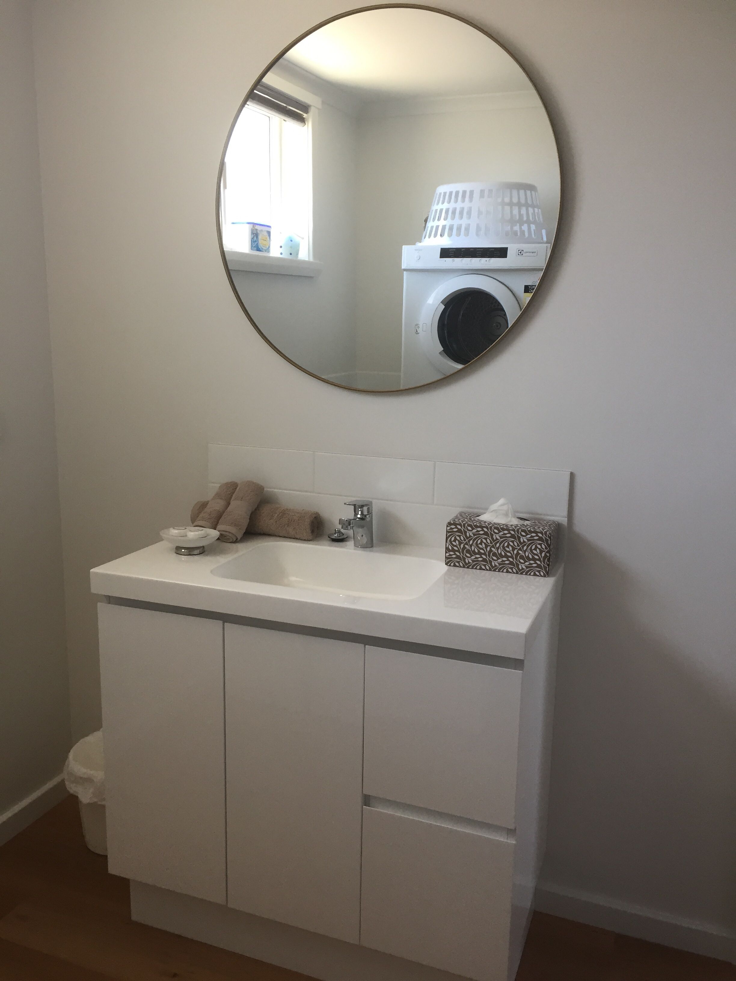 Bridport Old Pier Apartments fully self contained 1-6. Pet friendly on request 