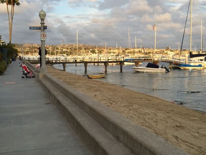 Immensely Charming Apartment on Balboa Island