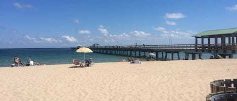 Plage à proximité, chaise longue