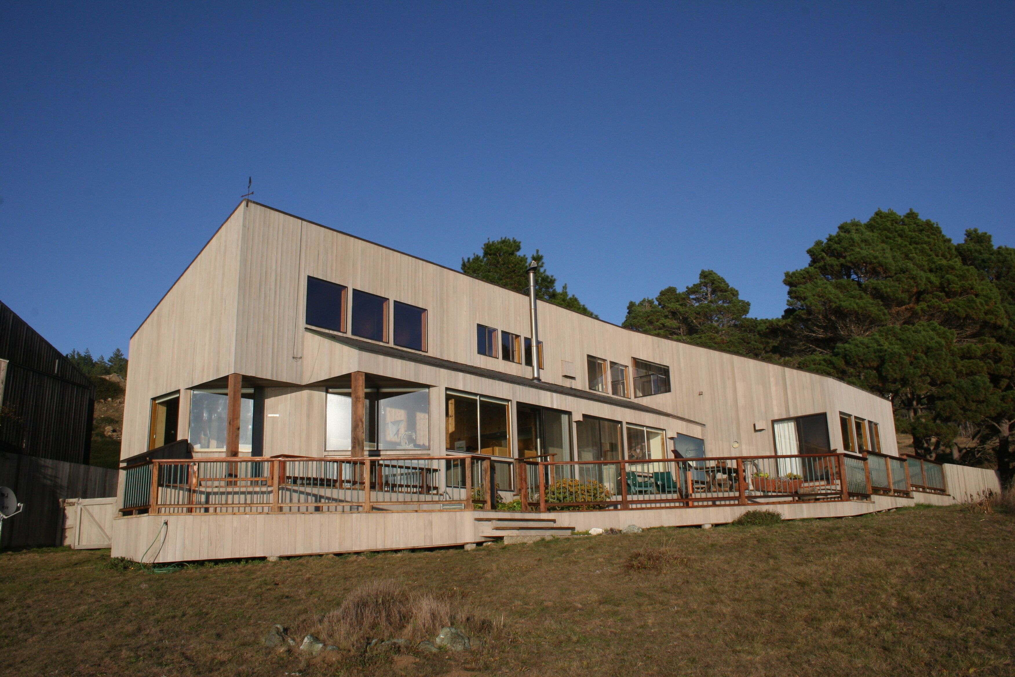 When ONLY THE BEST Will Do  (True Ocean Bluff with Romance and Luxury)