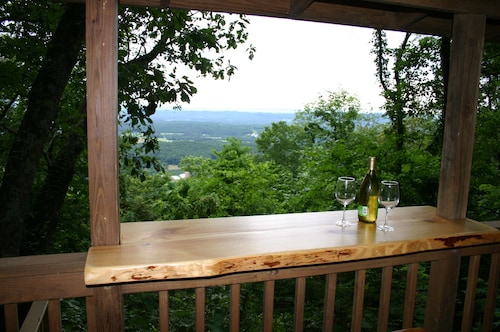 The Newly Renovated Treehouse Cabin with Incredible Views and Hot Tub
