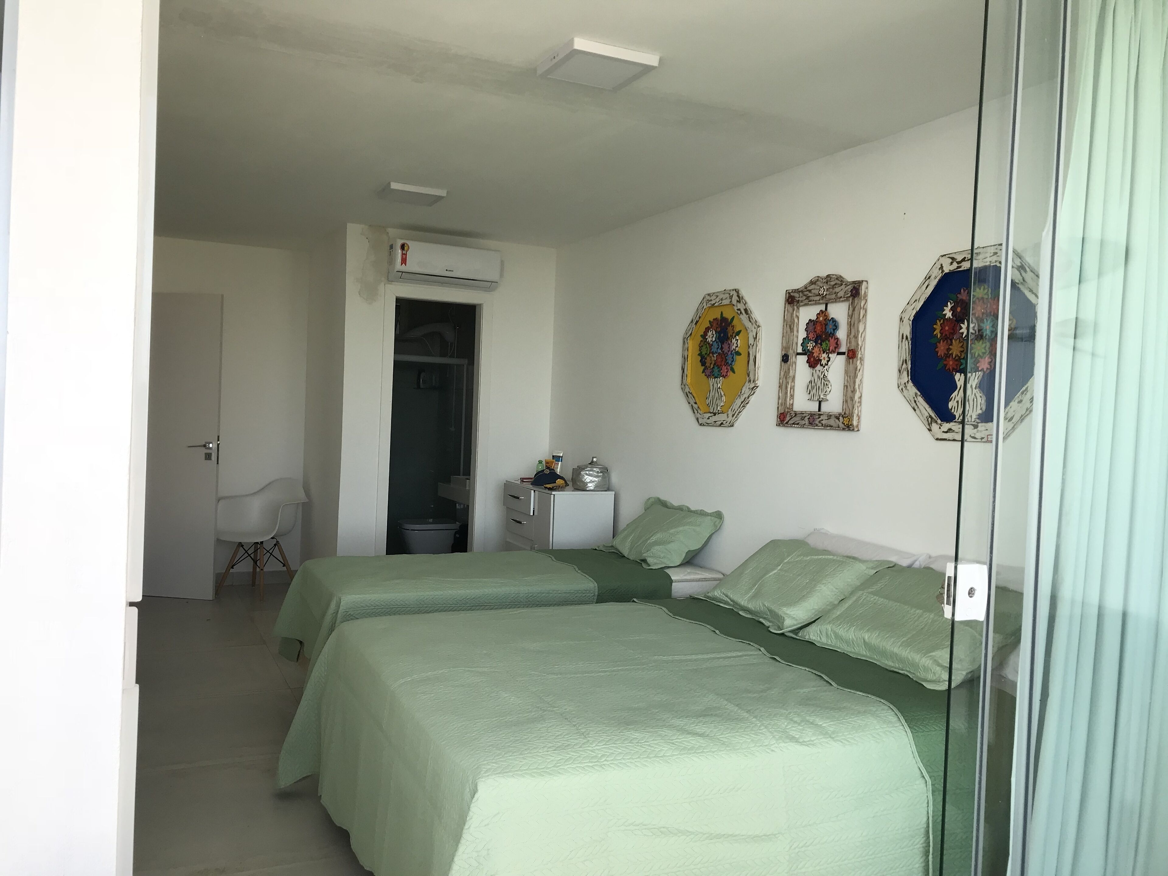 Itacimirim beach of Forte Pe in the Aegean, between Barraca Paperi and cond. Bali Bahia