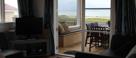 TV connectée, lecteur de DVD, livres, médiathÚque