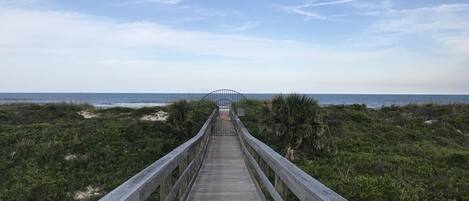 Solsenger og strandhåndklær