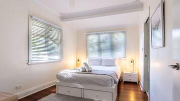 3 bedrooms, iron/ironing board, free WiFi, bed sheets