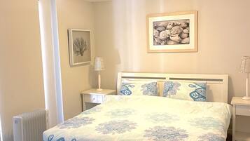 5 Schlafzimmer, Schreibtisch, BĂŒgeleisen/BĂŒgelbrett, kostenloses WLAN