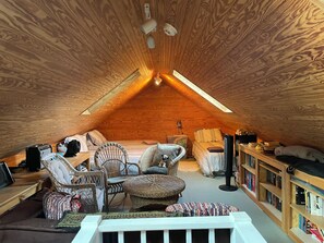 7 bedrooms, desk, iron/ironing board, free WiFi