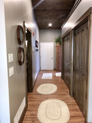 المنشأة من الداخل