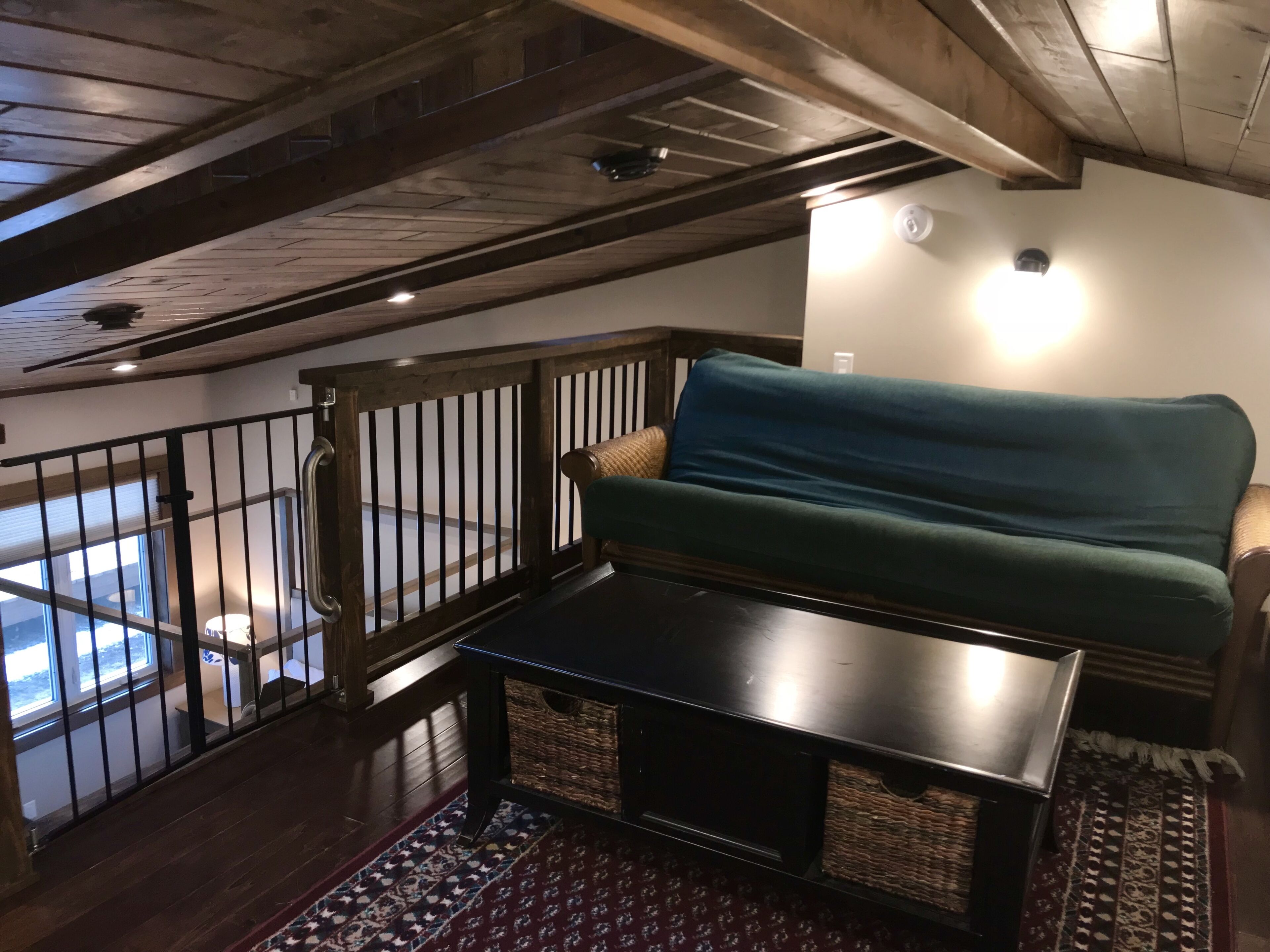 Een smart-tv en een open haard