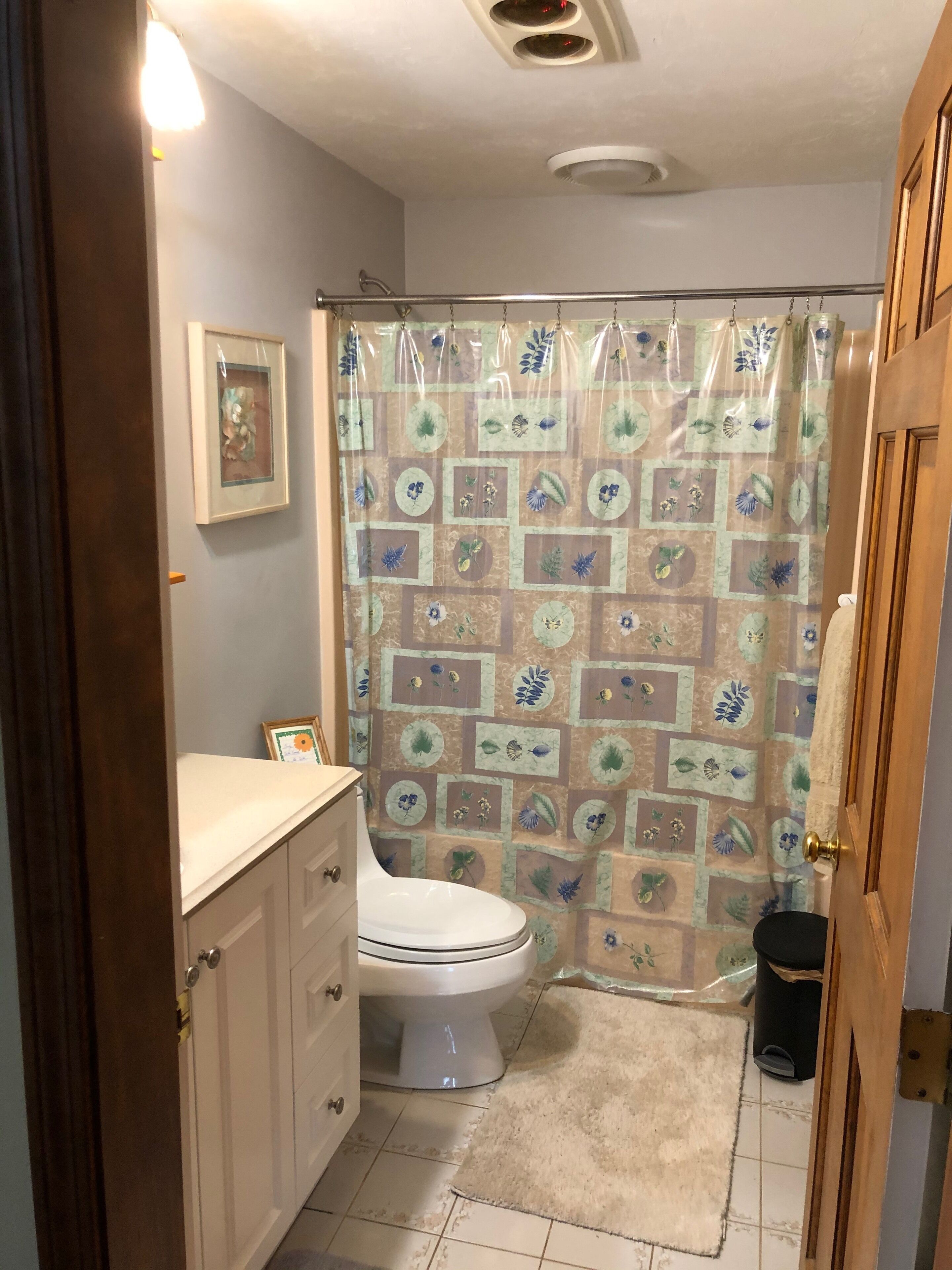 2.5 floor home in the woods, short walk to Moose Pond & mins to Shawnee Peak!