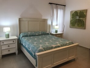 3 bedrooms, in-room safe, free WiFi, bed sheets