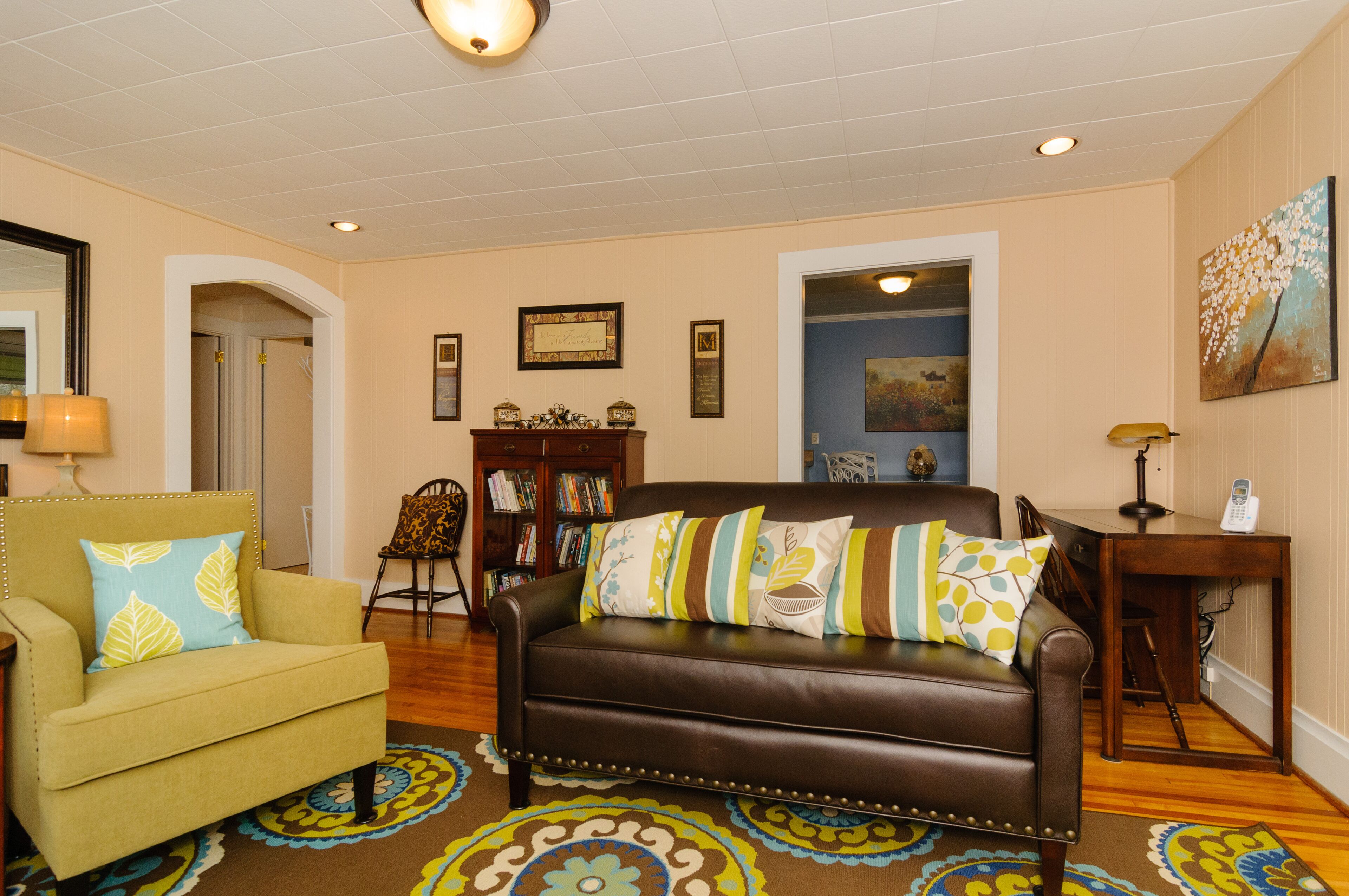 Your Carolina Cottage - Charming and close to everything