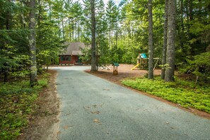 Property grounds - Near 4 Ski Areas & Story Land, Indoor & Outdoor Pools, Fitness, Super Clean (Glen)