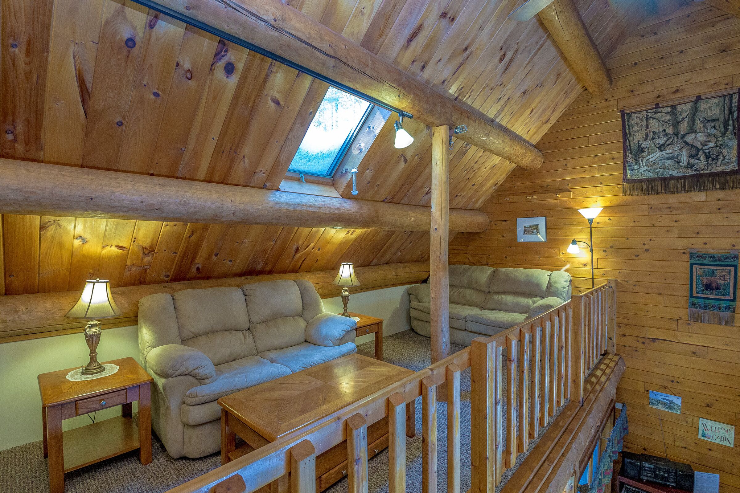 Luxury Log Home, Near Story Land, Super Clean, Views, Pool In/Out & Fitness. 
