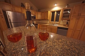 雪櫃、微波爐、焗爐、爐具