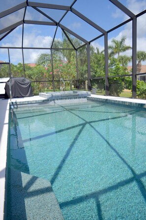 A heated pool - New Rotonda 3 Bedrooms, 3 Bathrooms, Single-Family Pool Home (Rotonda West)