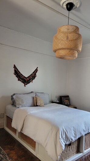 1 habitación, tabla de planchar con plancha, wifi gratis y ropa de cama 