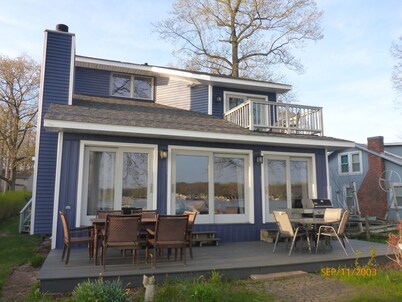 Baseline Lakefront - Beautiful views, shallow swimming area - Huron chain with 7 lakes