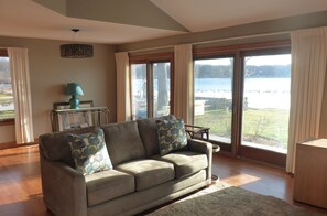 TV, fireplace, DVD player