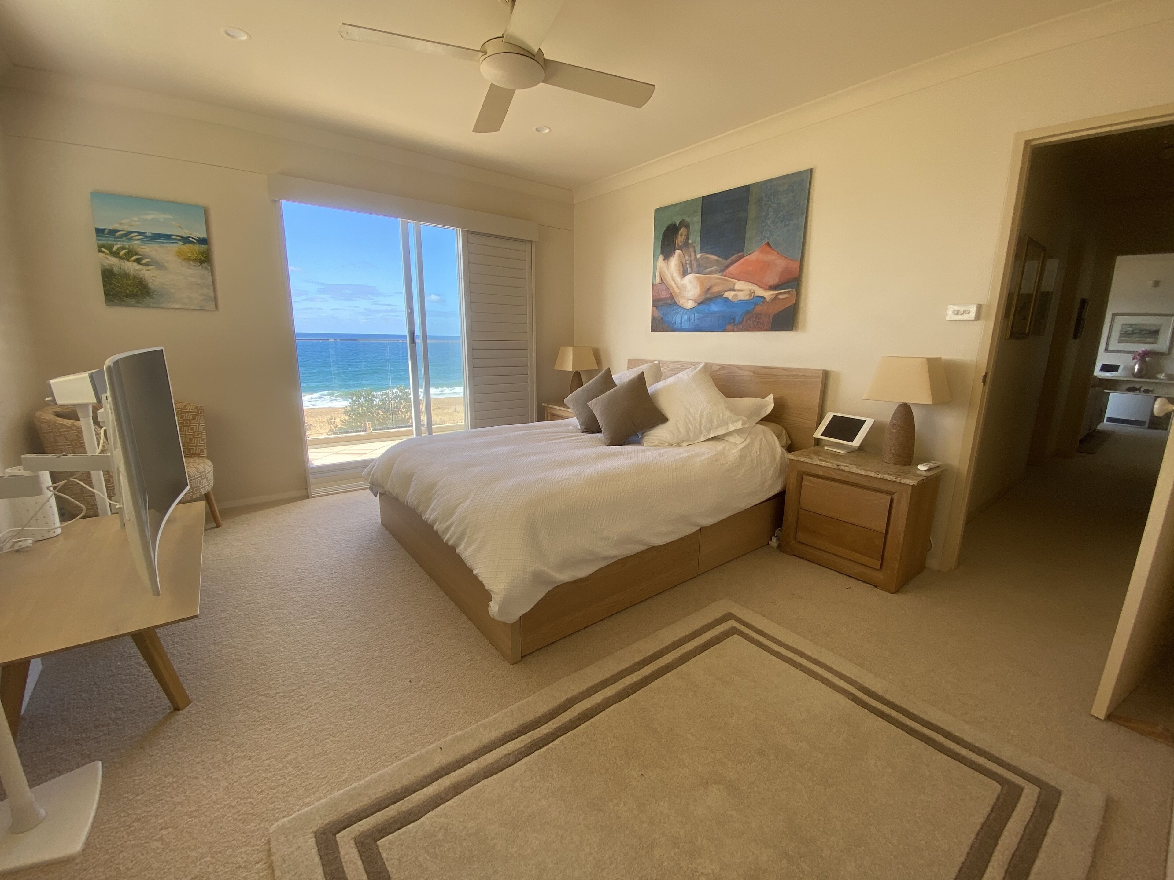 Stunning Beachfront Luxury — image 9