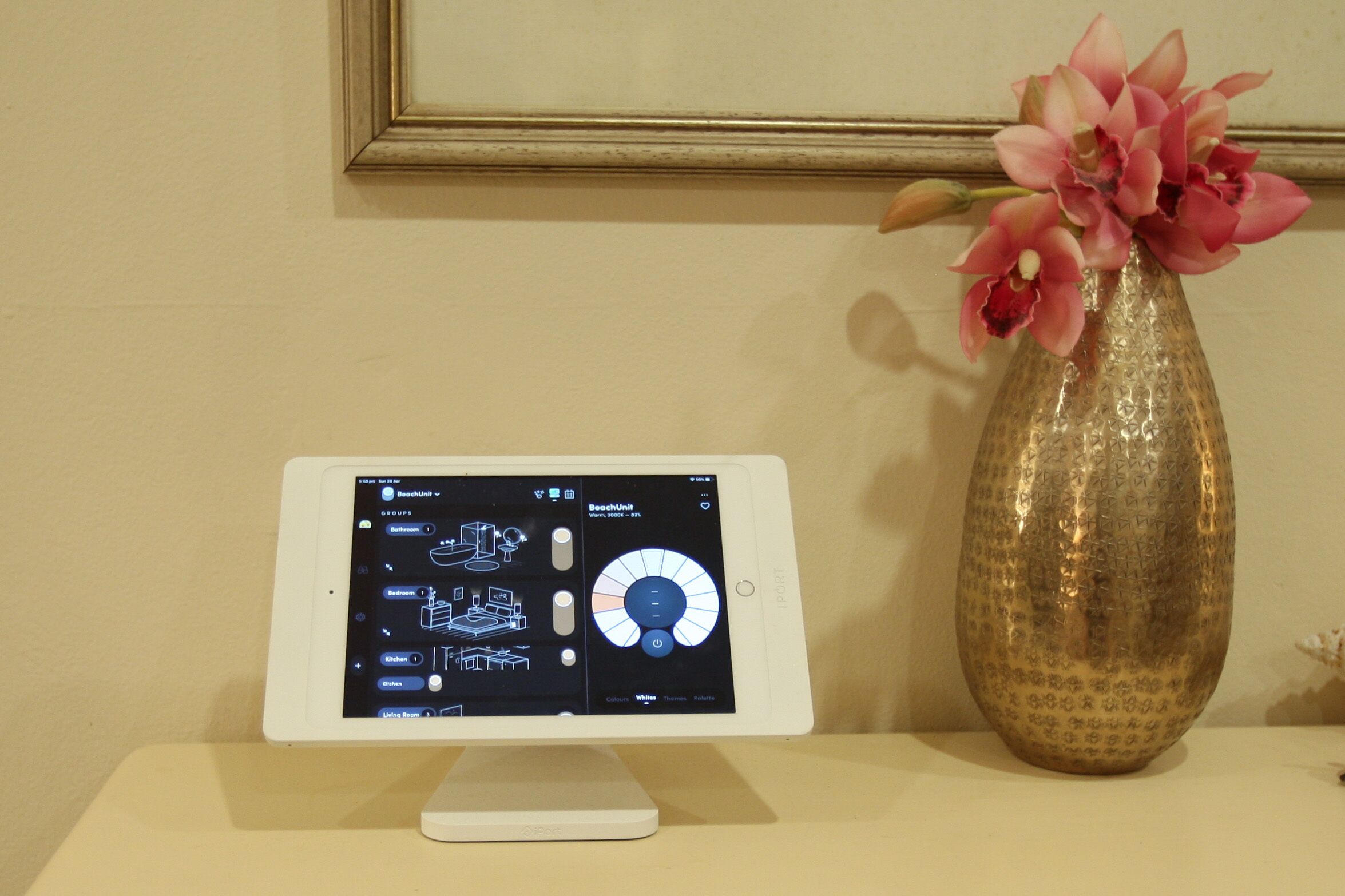 Stunning Beachfront Luxury — image 6